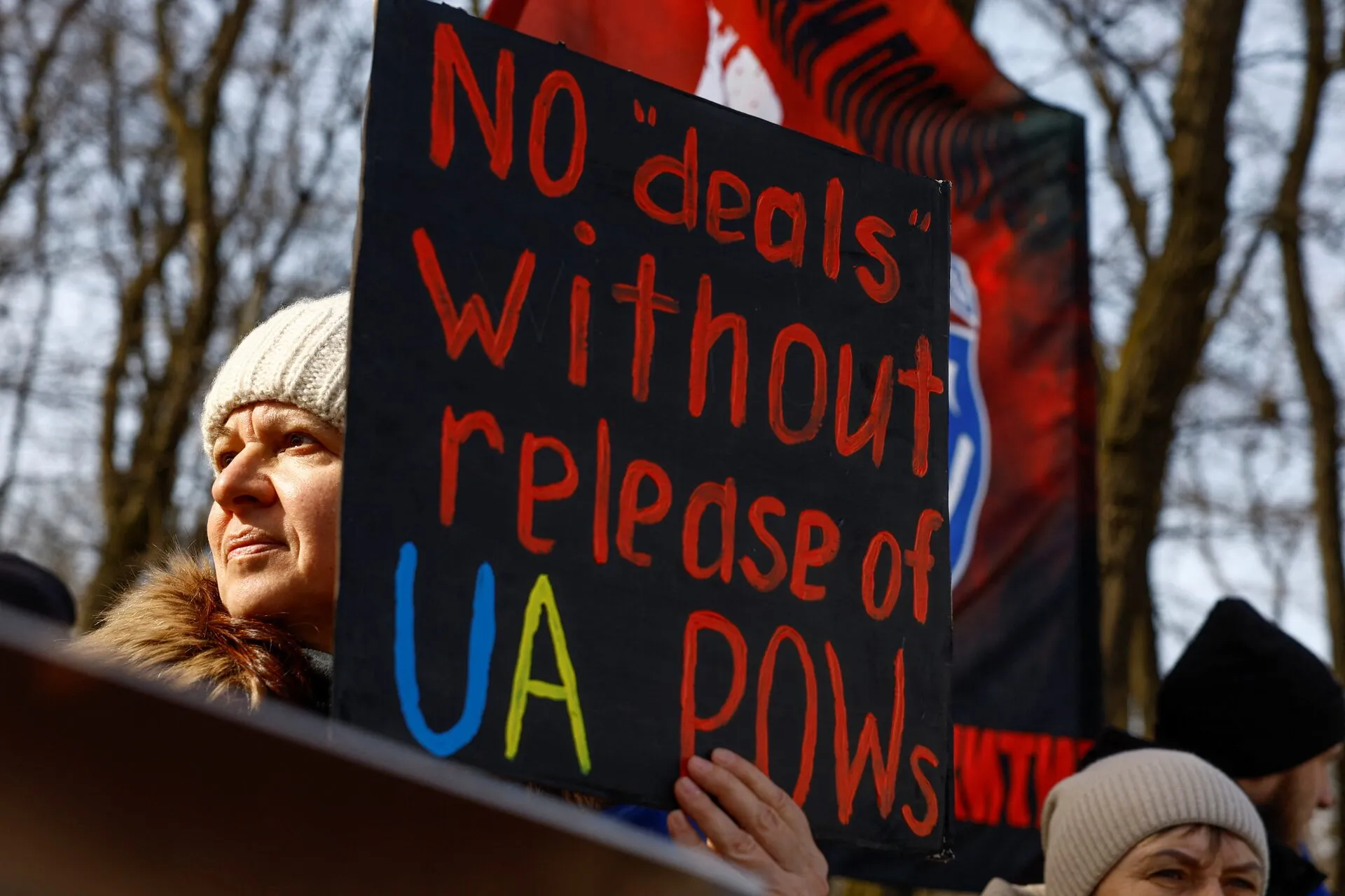 Родини українських військовополонених з надією спостерігають за мирними ініціативами США